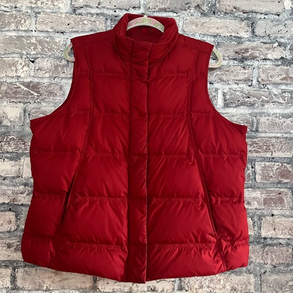 Eddie Bauer Other - Eddie Bauer Goose Down vest in excellent likenew condition.Smoke/pet free Unisex